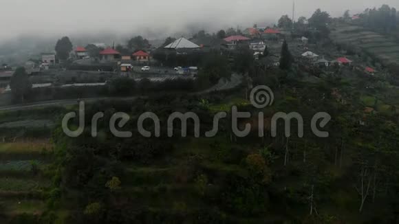 巴厘岛多云天气下城市北部景色视频的预览图