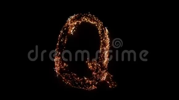 字母Q在黑色背景上燃烧视频的预览图