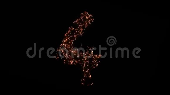 数字4在黑色背景上燃烧视频的预览图