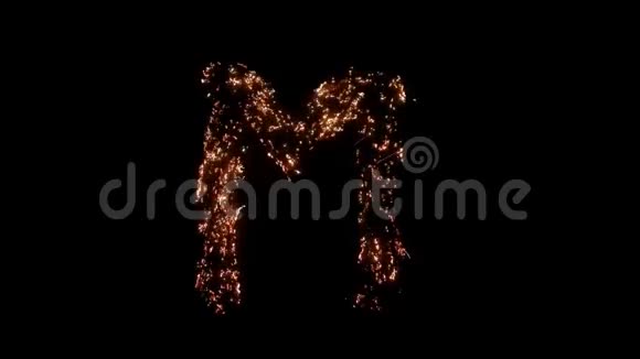 字母M烧在黑色背景上视频的预览图