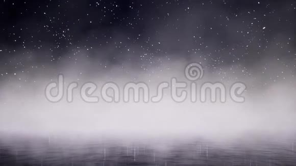 白色烟雾笼罩着暗水无缝动画视频的预览图