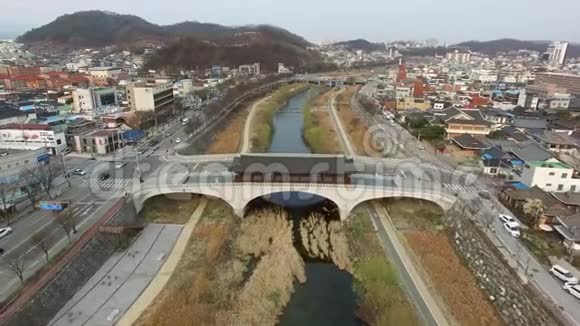 亚洲韩国韩国JeonbukJeonjuJeonjuHanok村传统朝鲜城镇的空中景观视频的预览图