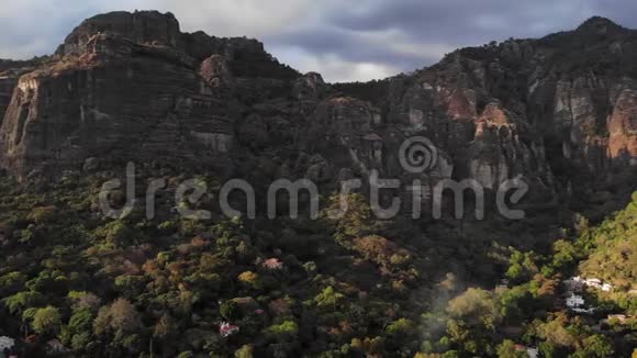 塔波兹特科山脉的景色视频的预览图