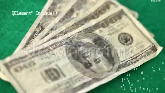 绿色桌子上的钱视频的预览图