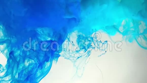 蓝色烟雾抽象蓝色海洋背景时尚背景视频的预览图