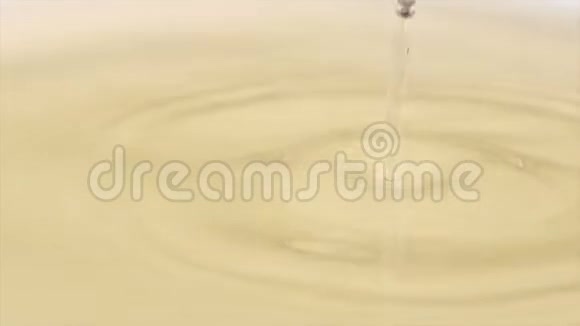 新鲜柠檬水的录像视频的预览图