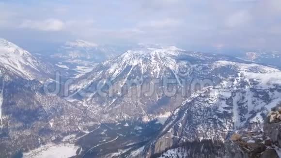 来自奥地利奥贝特拉恩的Krippenstein山的DachsteinMassif视频的预览图