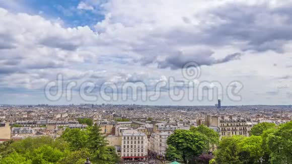 全景巴黎和云彩时间流逝视频的预览图