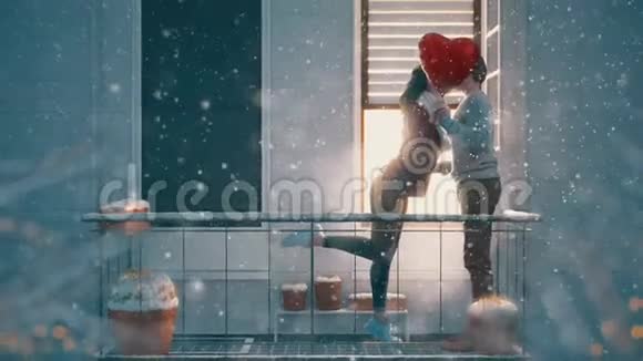 情侣在情人节阳台上视频的预览图