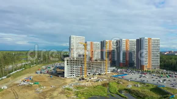 4空中天桥新建筑建设发展城市再生生活方式视频的预览图