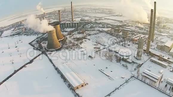 工业平台冬季高空作业视频的预览图