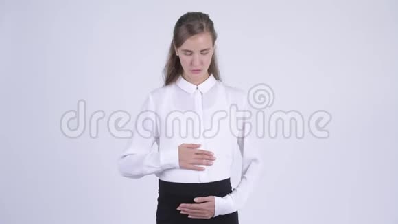 年轻的怀孕女商人展示停止的手势视频的预览图