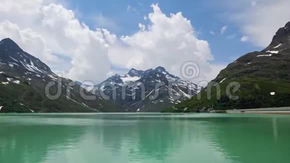 奥地利SilvrettaStausee湖的时间流逝视频的预览图