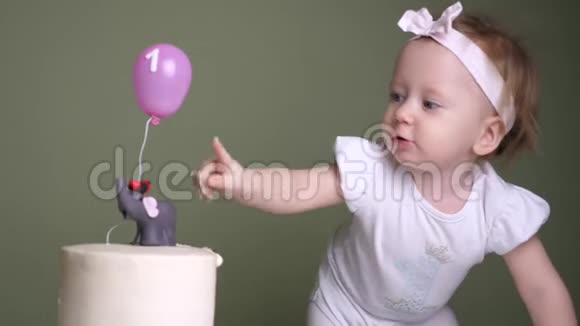 生日蛋糕的概念独家生日蛋糕儿童假期概念视频的预览图