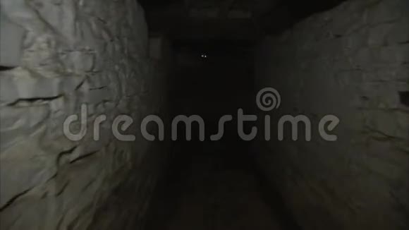 地下走廊视频的预览图