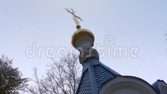 围绕着教堂的穹顶旋转小教堂视频的预览图