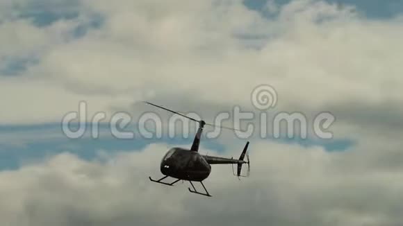 轻型直升机飞行视频的预览图