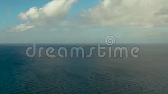 海景岛屿和天空与云宿务菲律宾视频的预览图