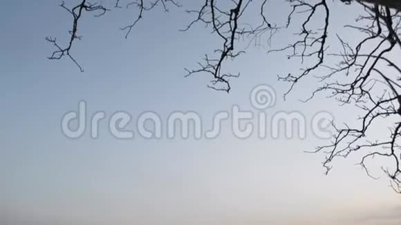 夏时普吉镇风光傍晚从山上俯瞰天空壮观视频的预览图