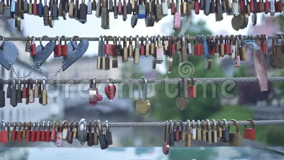 爱卢布尔雅那桥上的锁视频的预览图