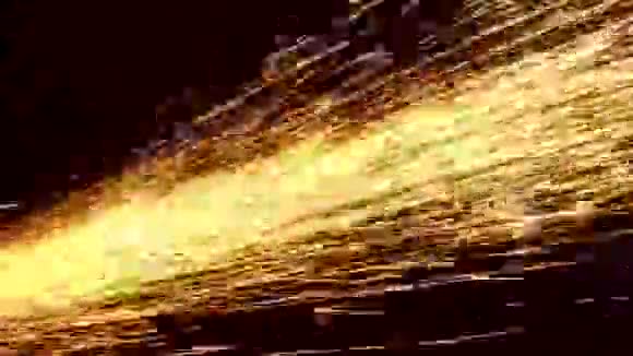 从磨床上射出的明亮火花在黑色背景上视频的预览图