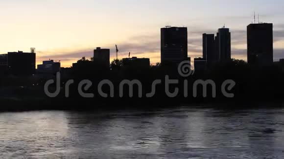 温尼伯市中心日落时分4K视频的预览图