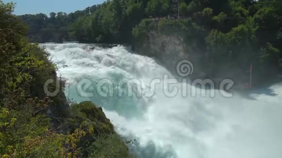 瑞士沙夫豪森的莱茵瀑布景观视频的预览图