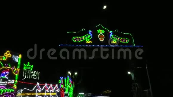 印度教神使用LED灯的丰富多彩的表现印度教节印度视频的预览图