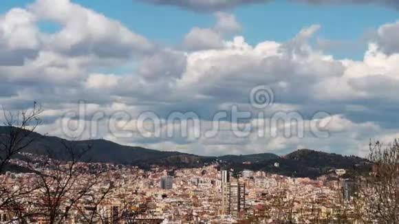 夏日巴塞罗那城市景观建筑建筑视频的预览图