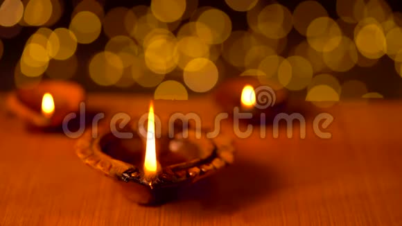 宗教传统装饰Diya油灯视频的预览图