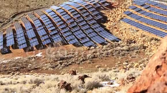 内华达州太阳能电池板农场视频的预览图