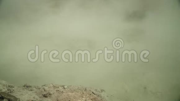 火山高原带泥火山I视频的预览图