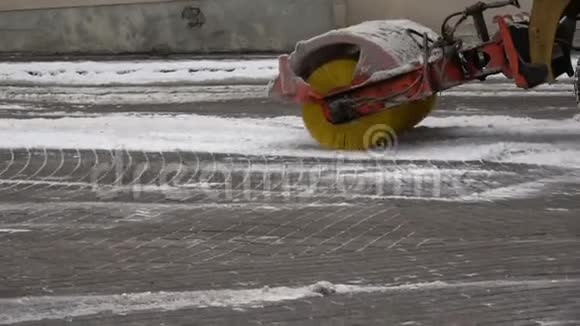 城市广场路面除雪机视频的预览图