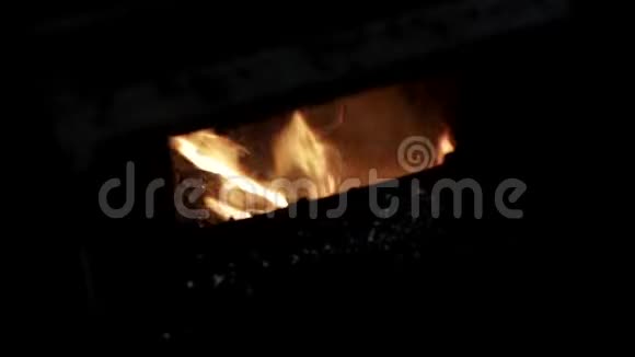 煤在锅炉炉膛燃烧视频的预览图
