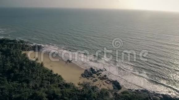 日落时的海洋海滩视频的预览图