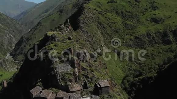 穆索日出时格鲁吉亚图什蒂地区的堡垒视频的预览图