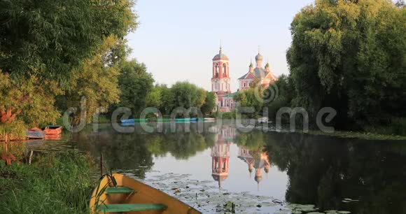 佩雷斯拉夫尔扎莱斯基特鲁比日河畔的红教堂视频的预览图