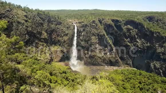 澳大利亚昆士兰瀑布沃勒曼瀑布视频的预览图