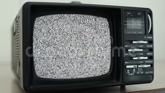 没有信号只是旧模拟电视机的噪音视频的预览图