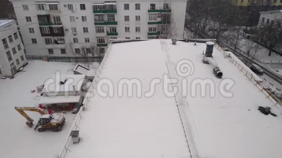城市街道上的雪视频的预览图