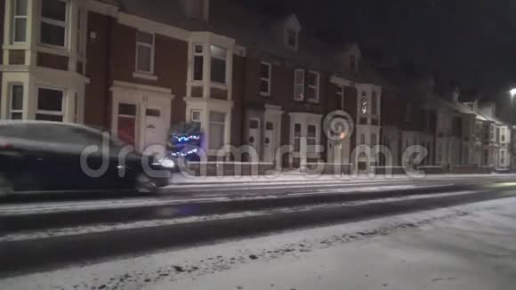 在英国路上下雪视频的预览图
