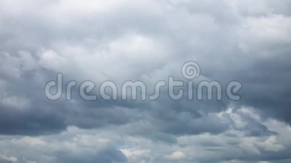 雷云以背景的形式出现过度天气视频的预览图