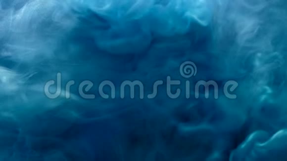 烟层闪耀蓝色蒸汽波效应视频的预览图