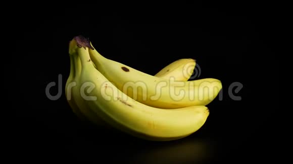 一串黄色的香蕉视频的预览图