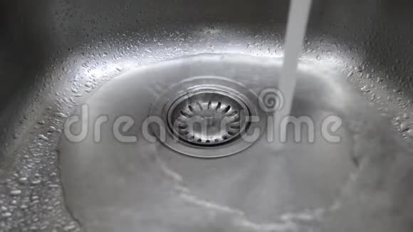 厨房水槽干净有流水视频的预览图