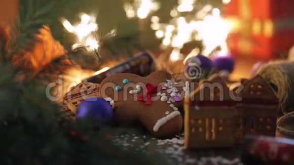 装饰的圣诞姜饼饼干假日面包店圣诞新年传统概念视频的预览图