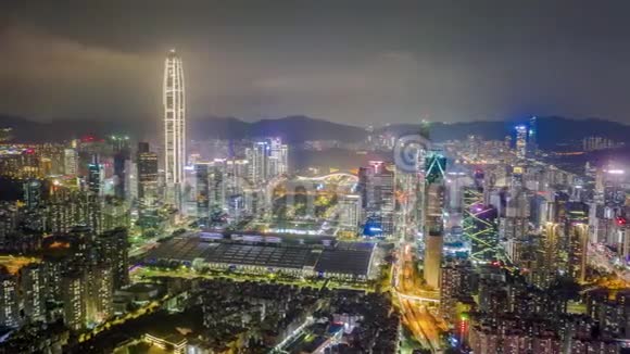 一座现代化城市繁华的夜景视频的预览图