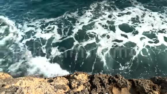 观海沫浪青绿色海视频的预览图