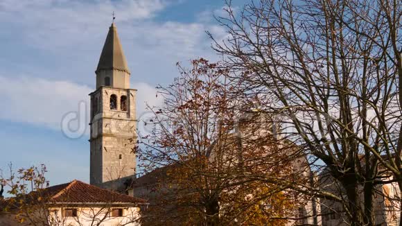 克罗地亚Svetvincenat镇和教堂视频的预览图