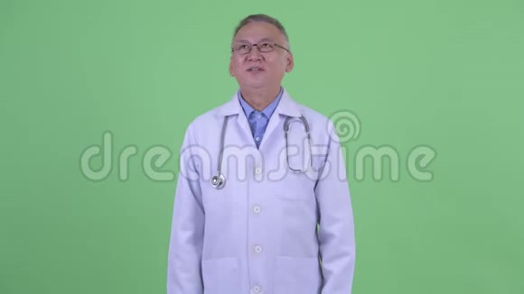 快乐成熟的日本男医生视频的预览图